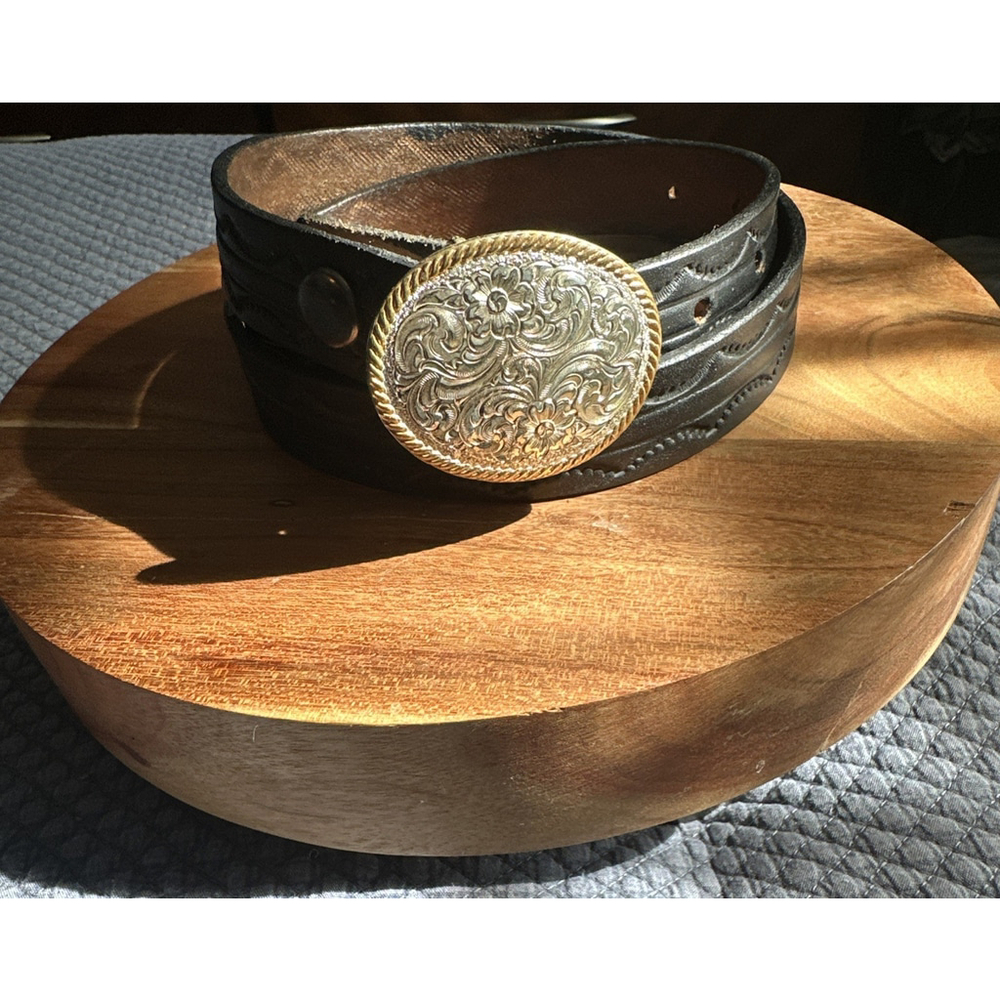 Montana Silversmiths Silver Plated Western Flower Swirl Design Oval Belt Buckle